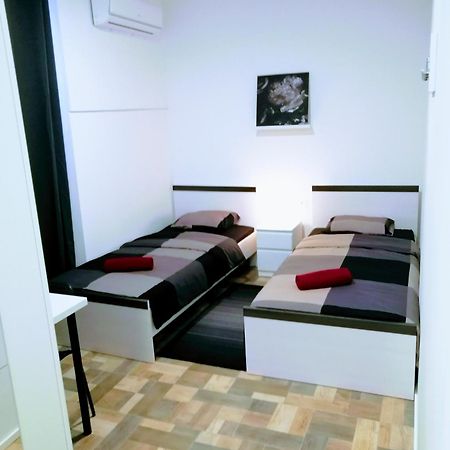 Zpula Center Studio Apartments المظهر الخارجي الصورة