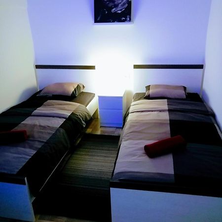 Zpula Center Studio Apartments المظهر الخارجي الصورة