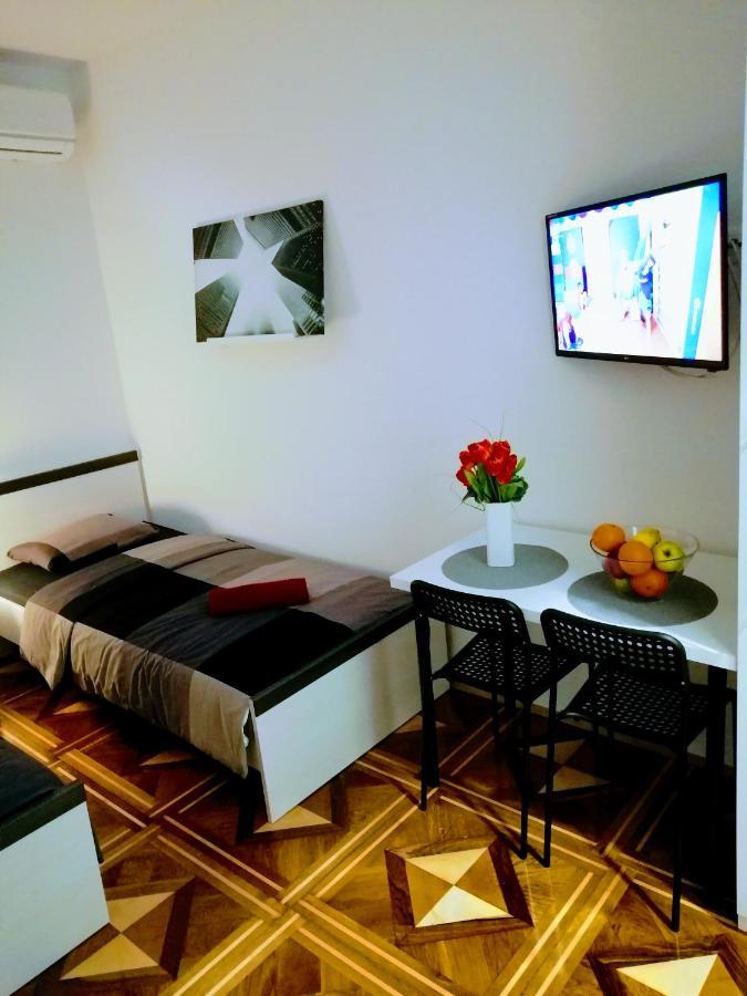 Zpula Center Studio Apartments المظهر الخارجي الصورة