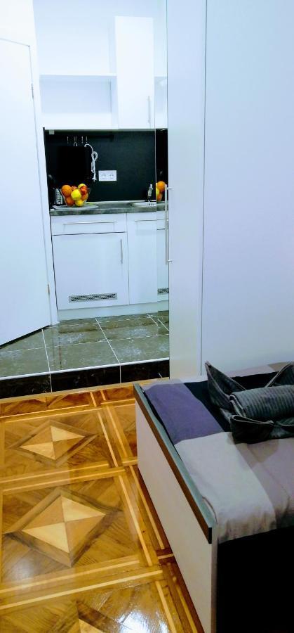 Zpula Center Studio Apartments المظهر الخارجي الصورة