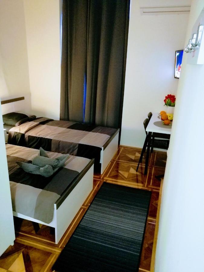 Zpula Center Studio Apartments المظهر الخارجي الصورة