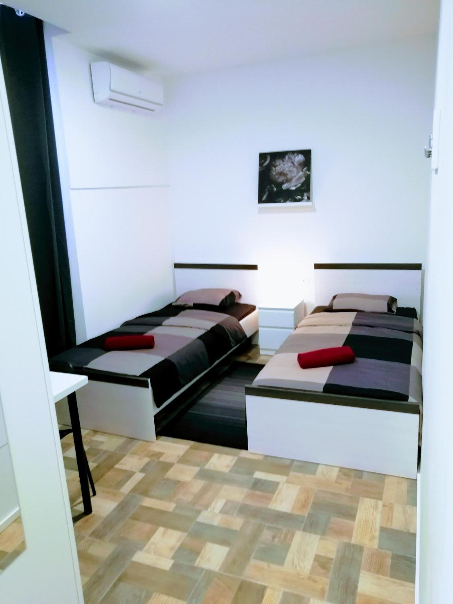 Zpula Center Studio Apartments المظهر الخارجي الصورة